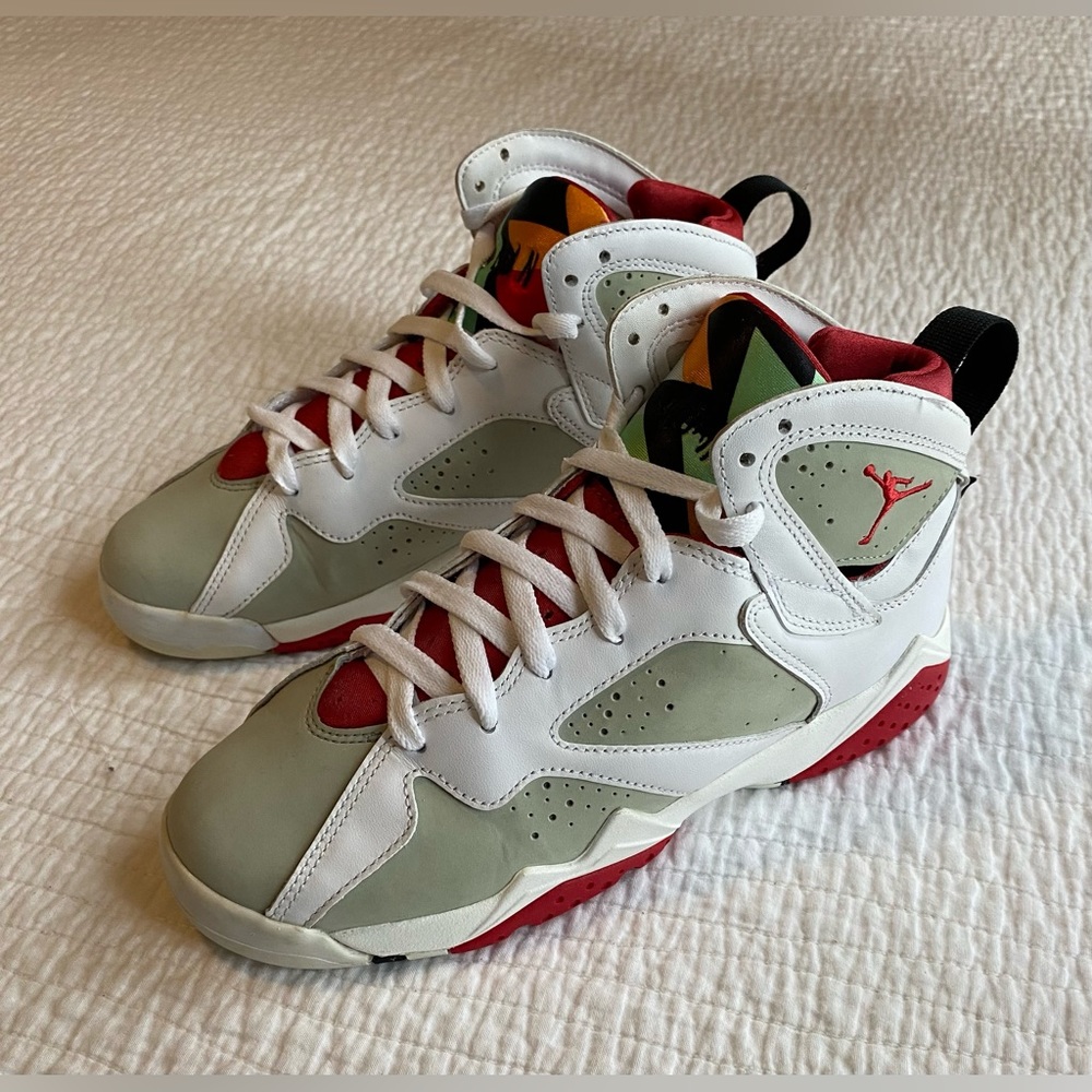 EUC Air Jordan 7 Retro 2015 “Hare” (304774-125) Size 6.5Y/ woman’s size 7.5